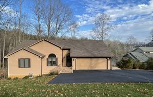 Smith Mountain Lake 5 Bedroom - Moneta, Virginia