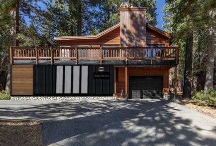 Mammoth retreat. Walking distance to Eagle Lodge