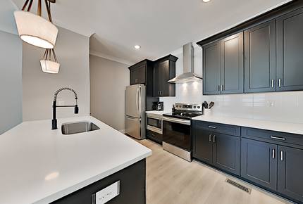 Newly Built All-Suite Retreat w/ Private Balcony
