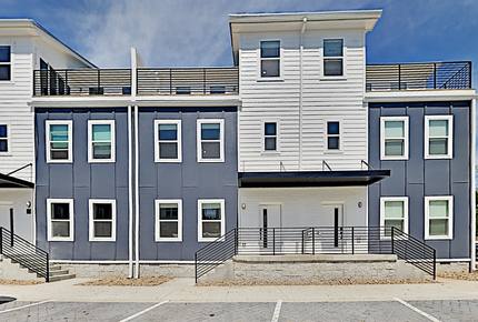Newly Built All-Suite Retreat w/ Private Balcony