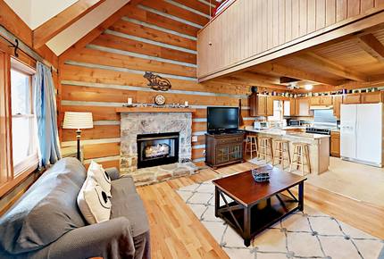 Wooded Retreat with Private Hot Tub & Game Room