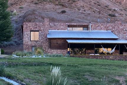 ARGENTINIAN MOUNTAIN REFUGE WITH 5 PRIVATE VINEYARDS