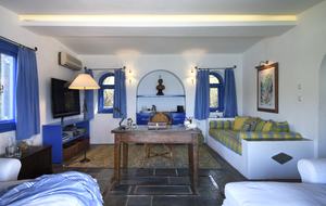 Villa Polyxena (R) - Amaliapolis, Greece