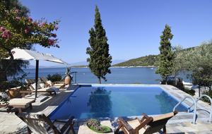 Villa Polyxena (R) - Amaliapolis, Greece