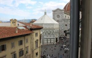 Chic Apartment Steps from the Duomo - Florence - Florence, Italy