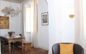 Chic Apartment Steps from the Duomo - Florence - Florence, Italy