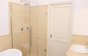 Chic Apartment Steps from the Duomo - Florence - Florence, Italy