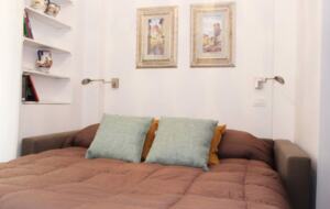 Chic Apartment Steps from the Duomo - Florence - Florence, Italy