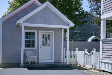 Higgins Beach Cottage with Carriage House - Scarborough, Maine
