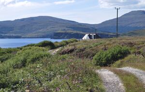 Isle of Skye cottage with incredible loch and mountain views in the wilds of the Scottish Highlands - Nr Dunvegan, United Kingdom