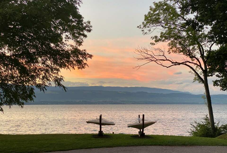 Lake Geneva frontlake House & Private Beach - Nernier, France