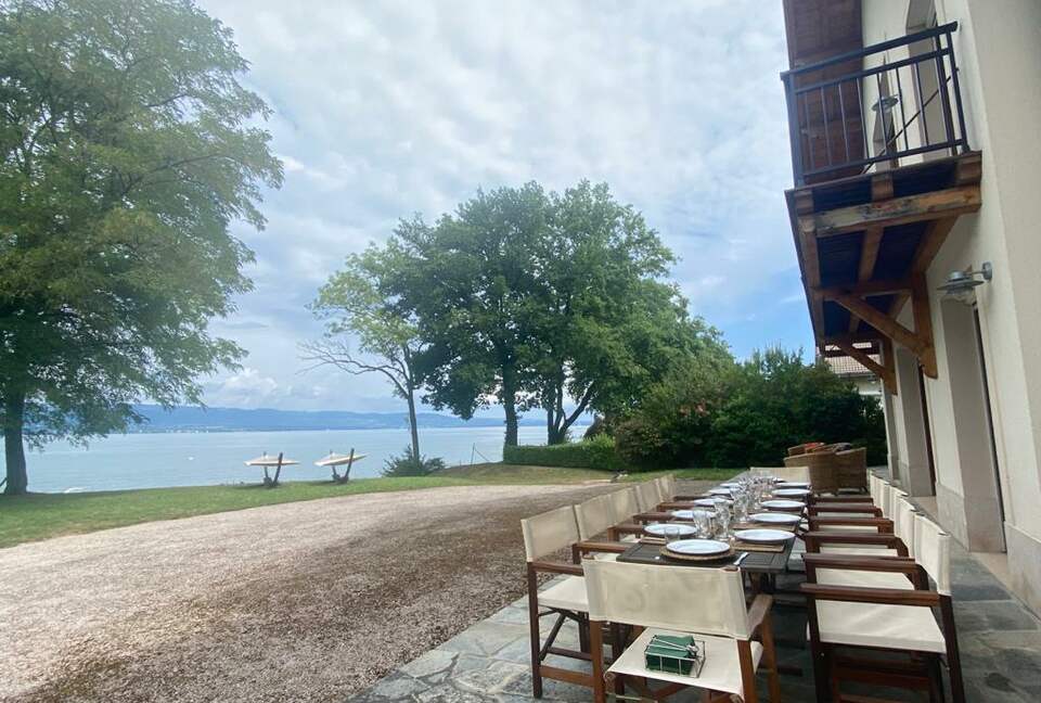 Lake Geneva frontlake House & Private Beach - Nernier, France
