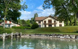 Lake Geneva frontlake House & Private Beach - Nernier, France