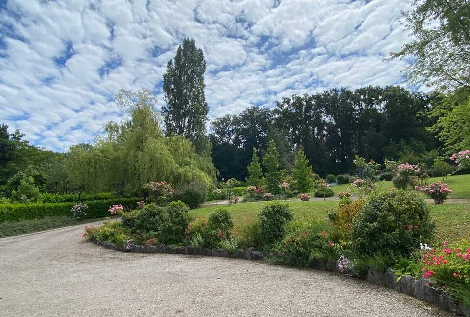 Lake Geneva frontlake House & Private Beach - Nernier, France