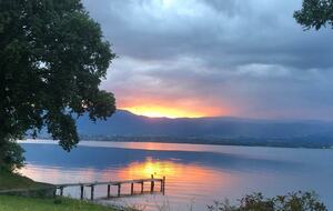 Lake Geneva frontlake House & Private Beach - Nernier, France