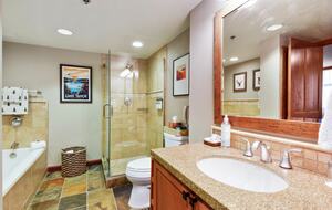 Ski-in/out - Everline Resort (formerly Resort at Squaw Creek) - Olympic Valley, California