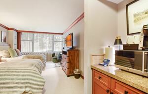 Ski-in/out - Everline Resort (formerly Resort at Squaw Creek) - Olympic Valley, California