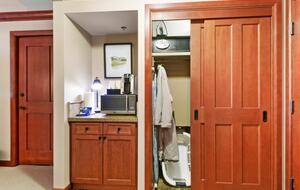 Ski-in/out - Everline Resort (formerly Resort at Squaw Creek) - Olympic Valley, California