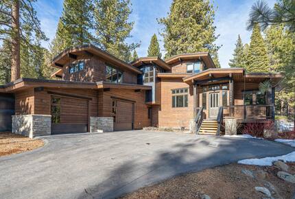 Lavish & Modern Alpine Escape | Near Golf & Skiing