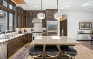 Lavish & Modern Alpine Escape | Near Golf & Skiing - Truckee, California