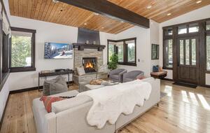 Lavish & Modern Alpine Escape | Near Golf & Skiing - Truckee, California