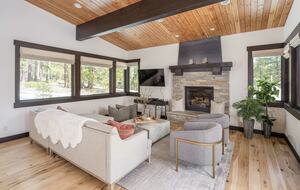 Lavish & Modern Alpine Escape | Near Golf & Skiing - Truckee, California