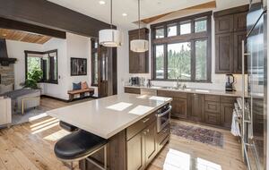 Lavish & Modern Alpine Escape | Near Golf & Skiing - Truckee, California
