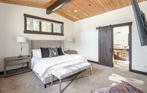 Lavish & Modern Alpine Escape | Near Golf & Skiing - Truckee, California