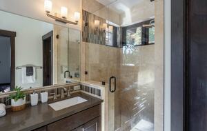 Lavish & Modern Alpine Escape | Near Golf & Skiing - Truckee, California