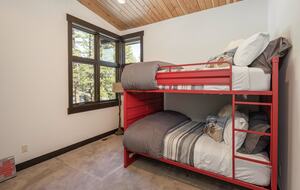 Lavish & Modern Alpine Escape | Near Golf & Skiing - Truckee, California