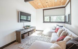 Lavish & Modern Alpine Escape | Near Golf & Skiing - Truckee, California
