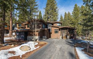 Lavish & Modern Alpine Escape | Near Golf & Skiing - Truckee, California