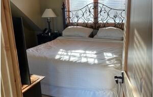 Sage Canyon Luxury 2BR Cabin - Powell Butte, Oregon