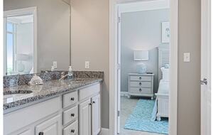 Spacious beach condo with Gorgeous Views - Orange Beach, Alabama