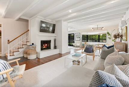 The Hedges Lane Residence