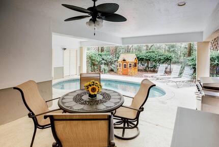 Luxtays Hilton Head | Pool, Golf Cart & Elevator