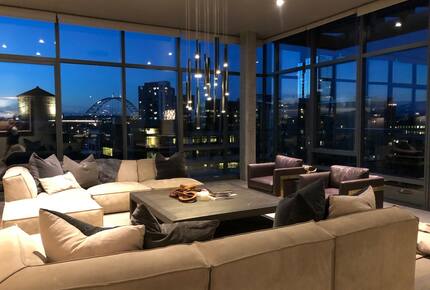 Home exchange in Portland, OR, living room with comfortable seating