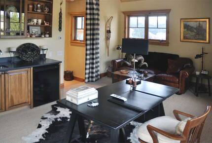 Fox Run Lodge - Big Sky, Montana