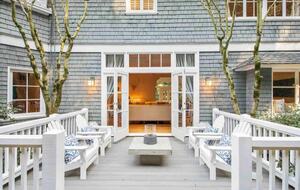 Home exchange in Mill Valley CA, outdoor deck off of living room