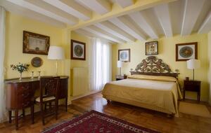 Ca' Cerchieri Mezzanine - Venice, Italy