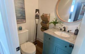 Home exchange in Avalon, CA, upstairs bathroom with sink and toilet