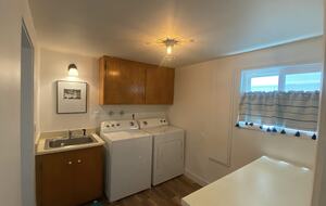 Home exchange in Avalon, CA, full laundry room