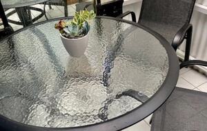 Home exchange in Avalon, CA, patio with table that seats 4