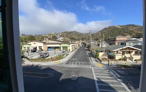 Home exchange in Avalon, CA, view of the street with mountains in back