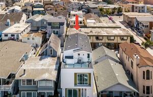 Home exchange in Newport Beach CA, aerial view of the 3 bedroom home