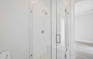 Home exchange in Newport Beach CA, master bathroom walk-in shower