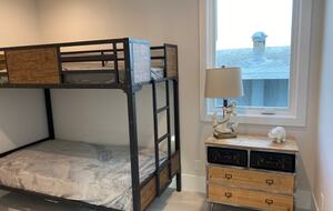 Home exchange in Newport Beach CA, guest room with twin bunk bed