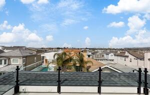 Home exchange in Newport Beach CA, neighborhood views from the rooftop