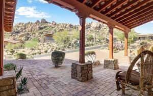 Home exchange in Scottsdale AZ, front porch with seating