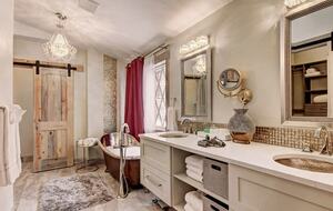 Home exchange in Breckenridge CO, lower level master bathroom